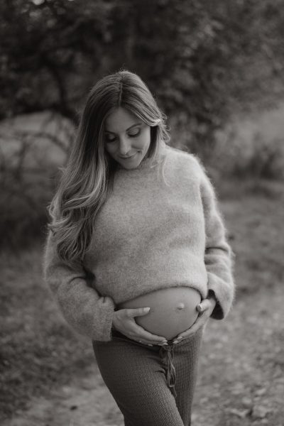 Familienfotografie-Babybauch-sw-08118